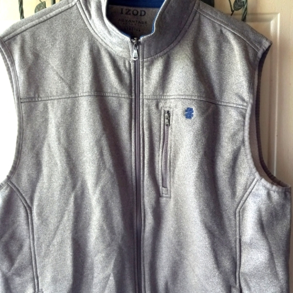 Ladies Izod zip up vest size L